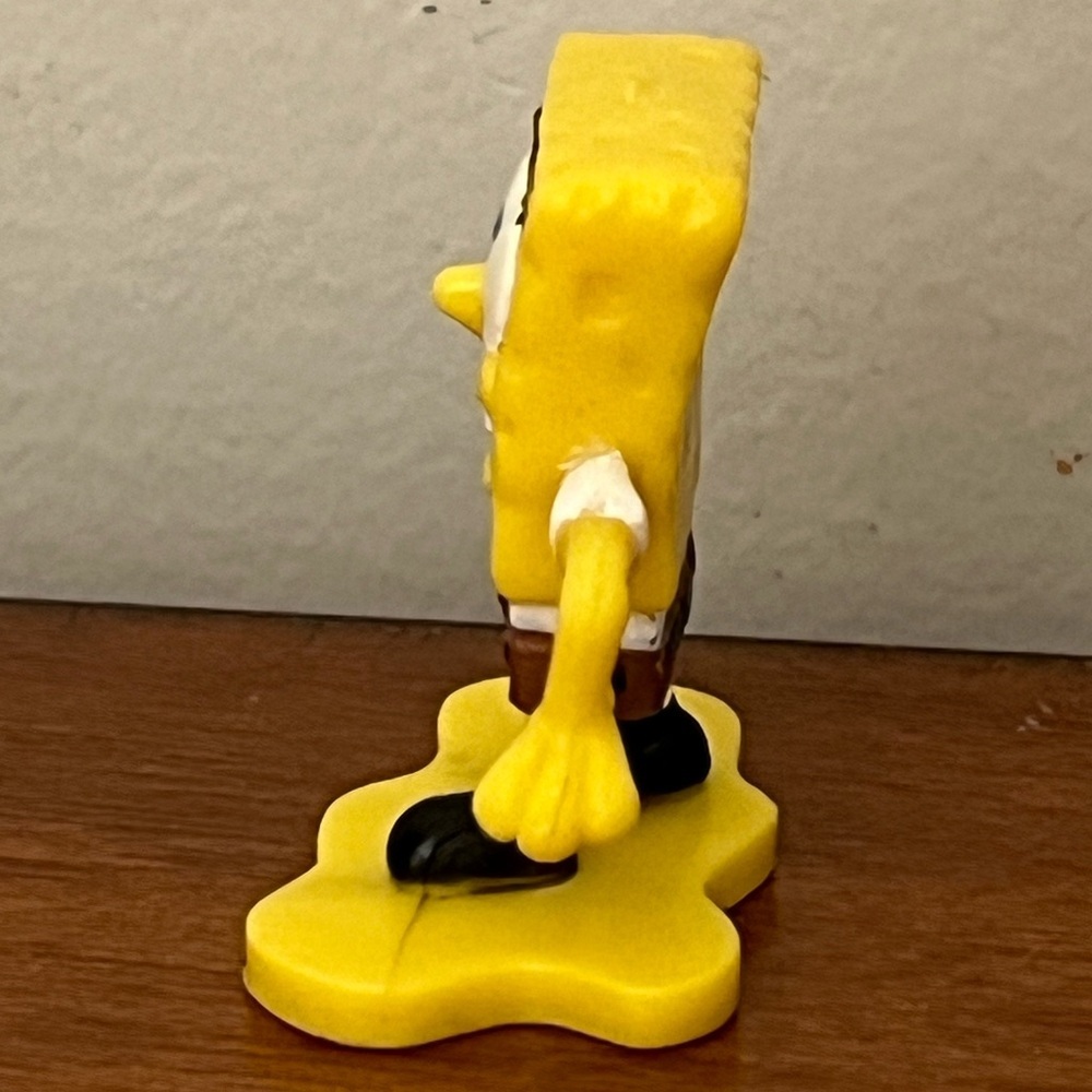 SpongeBob SquarePants Yellow Toy Figure Viacom 2004 Vintage Vibrant Yellow - Picture 2 of 8